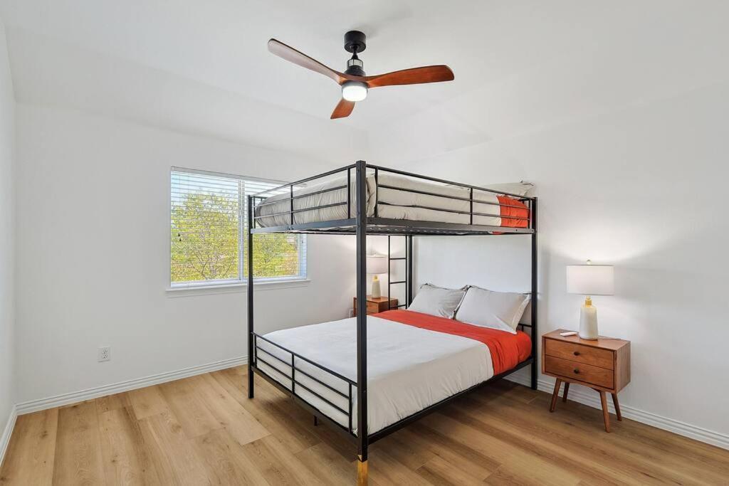 Wellness Oasis 5Br W Pool + Huge Yard + Fire Pit Βίλα Sachse Εξωτερικό φωτογραφία