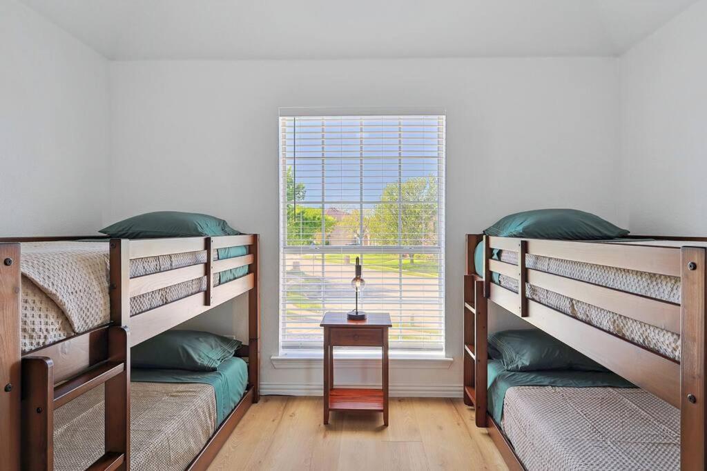 Wellness Oasis 5Br W Pool + Huge Yard + Fire Pit Βίλα Sachse Εξωτερικό φωτογραφία
